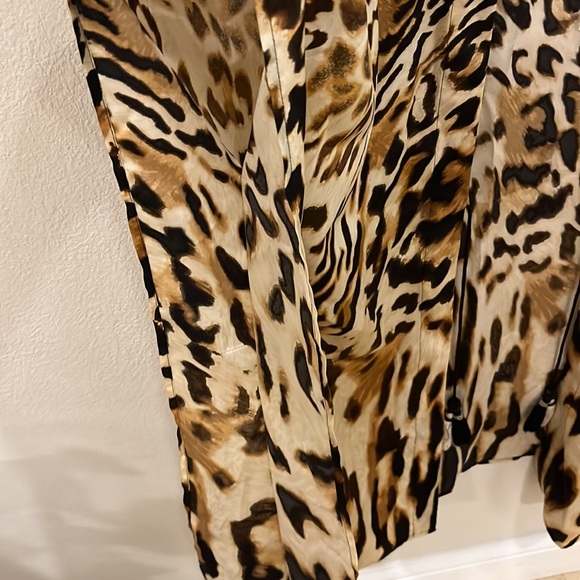 NWT chicos leopard print poncho / throw over with tassel closure - Picture 2 of 4